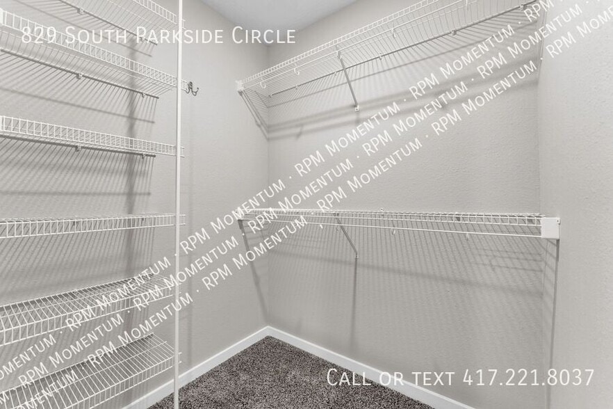 Building Photo - 829 S Parkside Cir