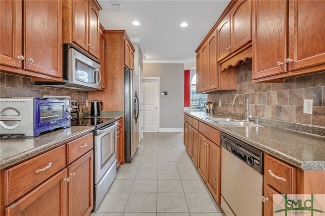 Building Photo - 720 English Oak Dr