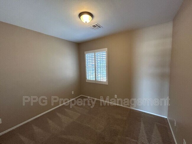 Building Photo - 12912 W Ash St