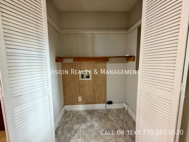 Building Photo - 96 Brock St