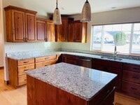 Building Photo - High-end home with 3 car garage and panoramic views of Big Mountain!