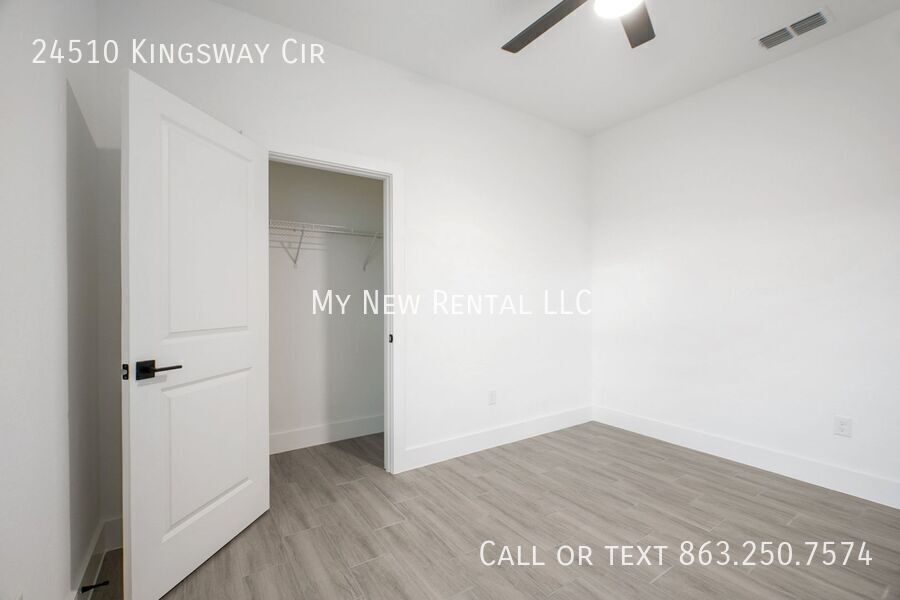 Building Photo - 24510 SW Kingsway Cir