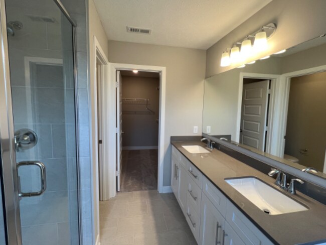 Building Photo - 13815 Tender Dr