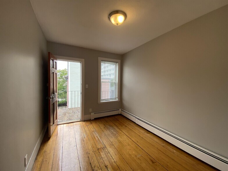 Building Photo - 23 Elmer St