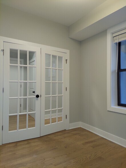 Building Photo - 4409 N Seeley Ave