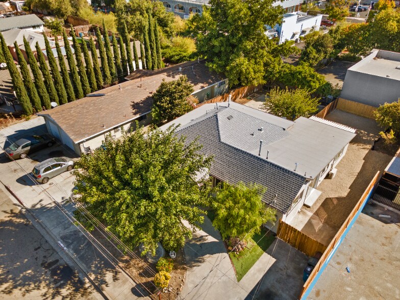 Building Photo - 1709 Noia Ave