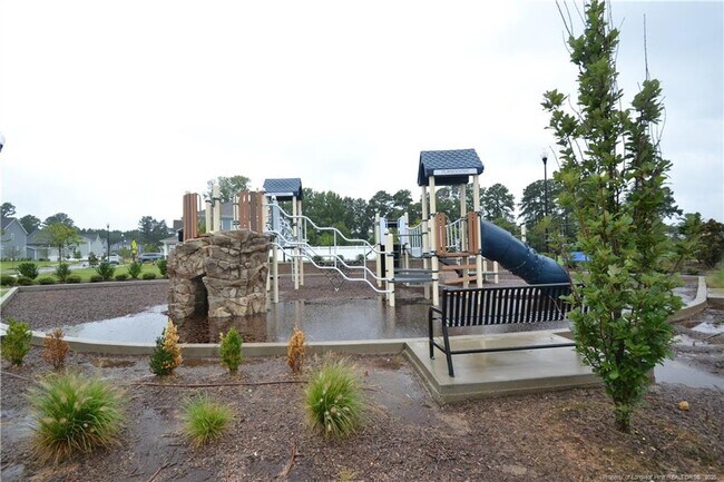 Building Photo - 544 Basin Hl Dr