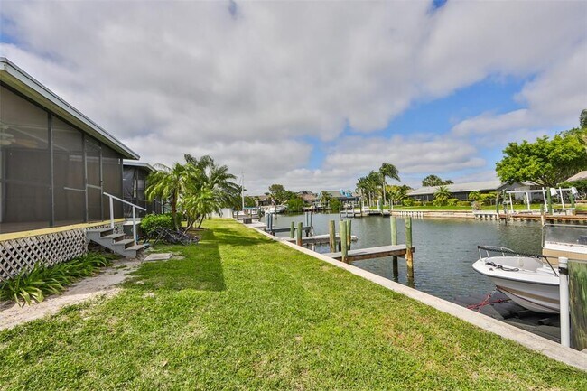 Building Photo - 1045 Apollo Beach Blvd