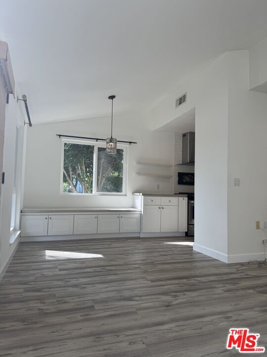 Building Photo - 26707 Oak Crossing Rd