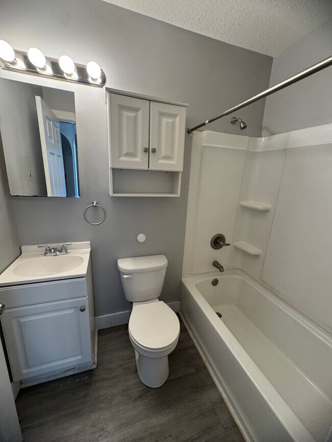 Building Photo - 929 4th Ave