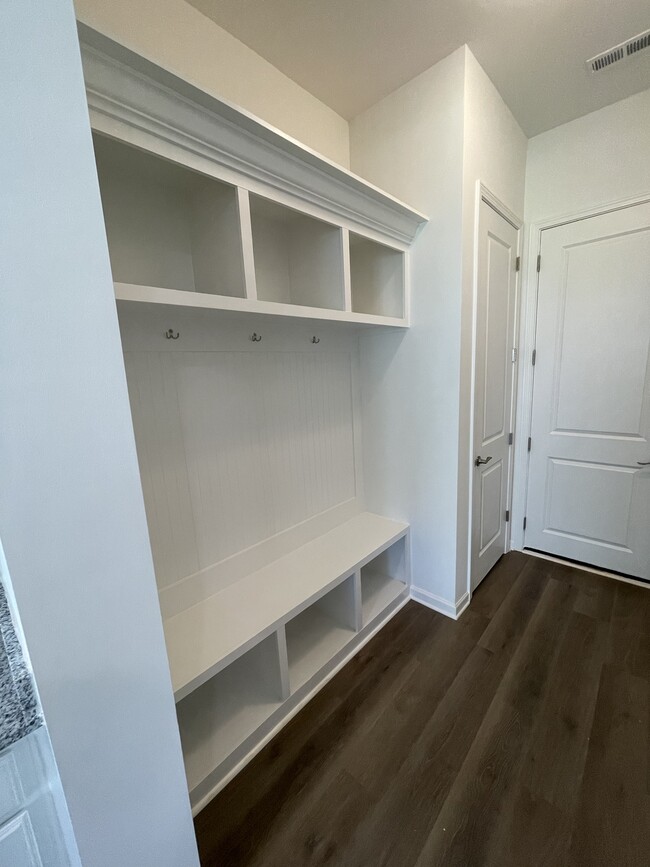 Building Photo - 4625 Kobus Ct.