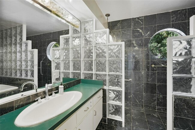 Building Photo - 1845 Daytonia Rd