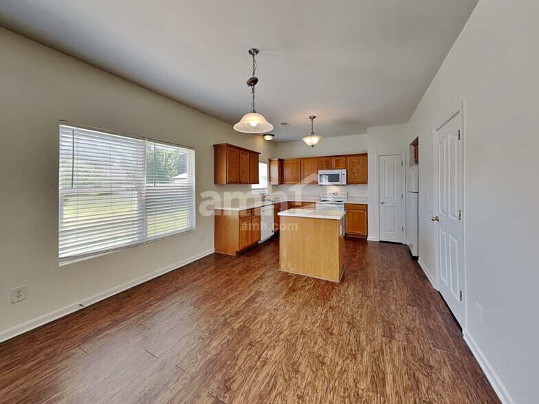 Building Photo - 16112 Stuarts Draft Ct