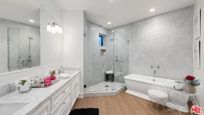 Building Photo - 6110 Merritt Dr