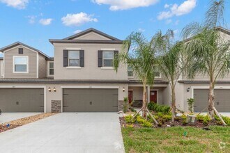 Building Photo - LIKE NEW Townhome in Willow Square
