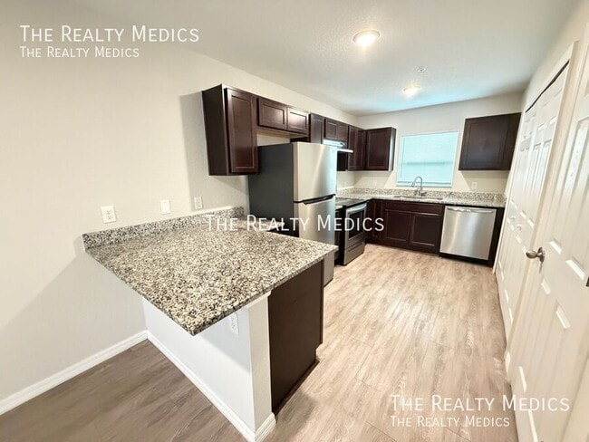 Building Photo - 8106 Juniper Rd