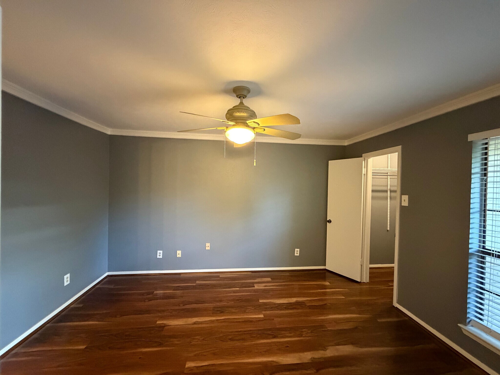 Building Photo - Room in Condo on Wedglea Dr