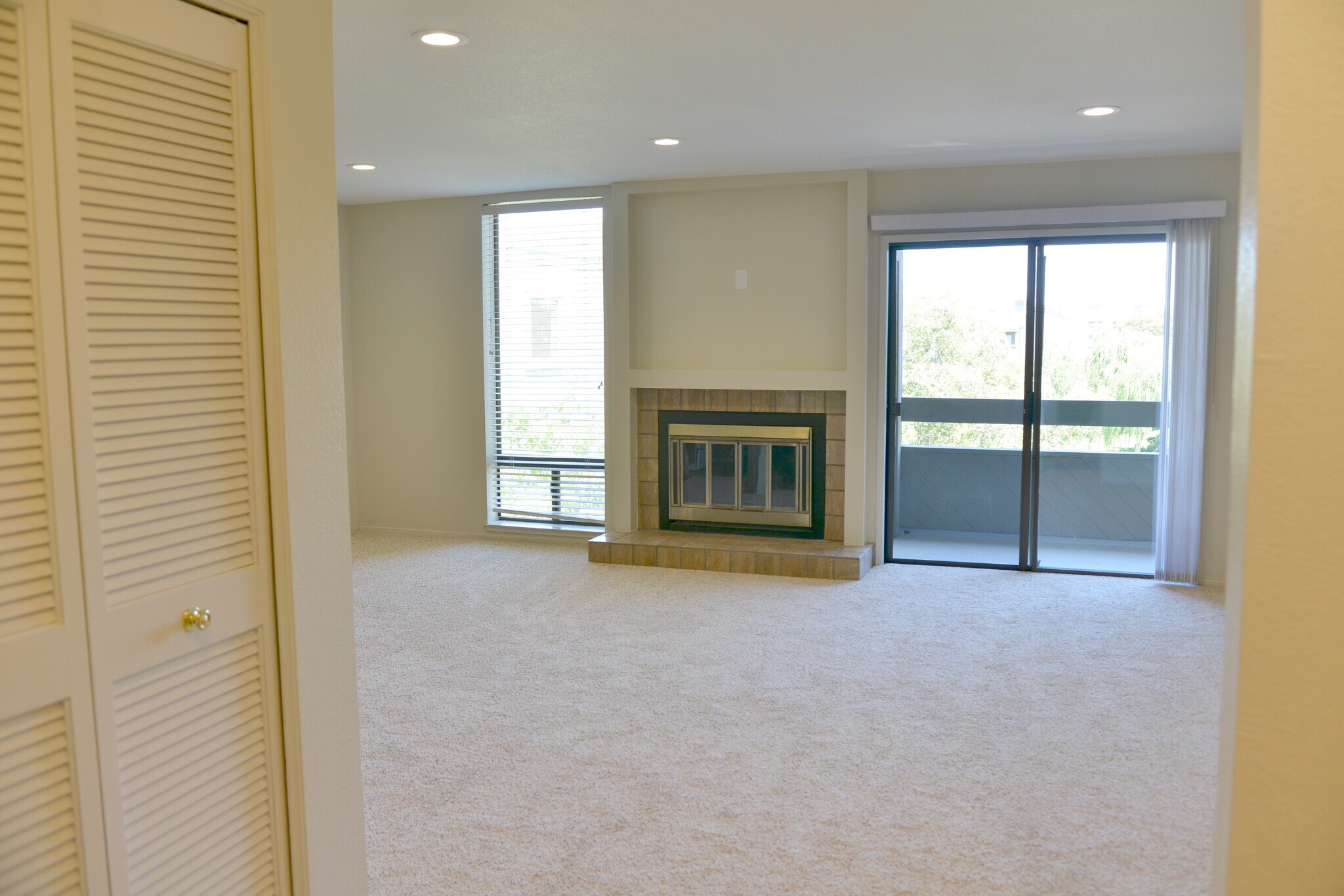 Large Family / Living Room - 815 Sea Spray Ln