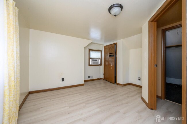 Building Photo - 1 Ovington Ave