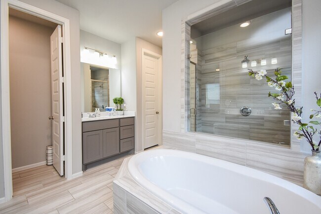 Building Photo - 31443 Splitting Willow Ln