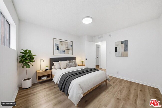 Building Photo - 4100 W 1st St