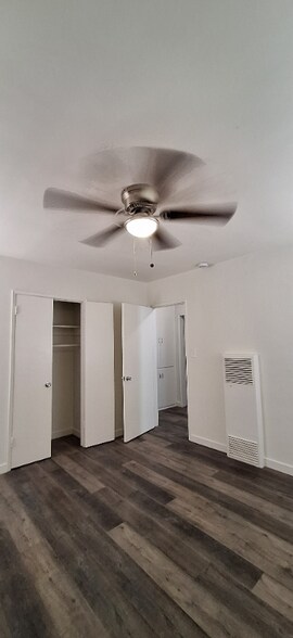 Building Photo - 11028 1/2 Strathmore Dr