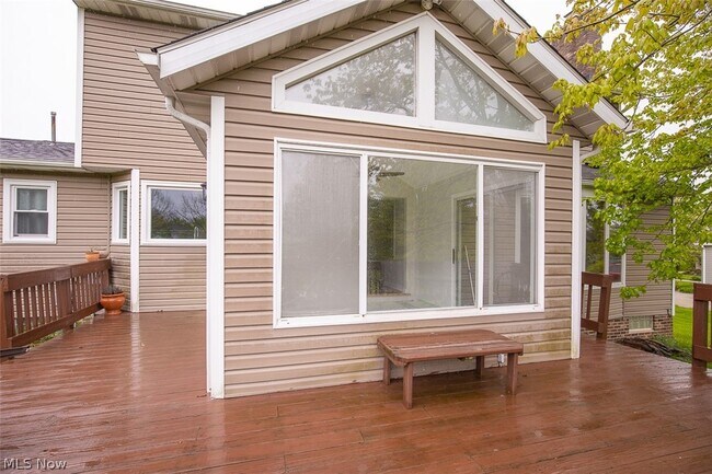 Building Photo - 7528 Lakedge Ct