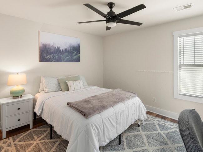 Building Photo - 84 Cardwell Ln