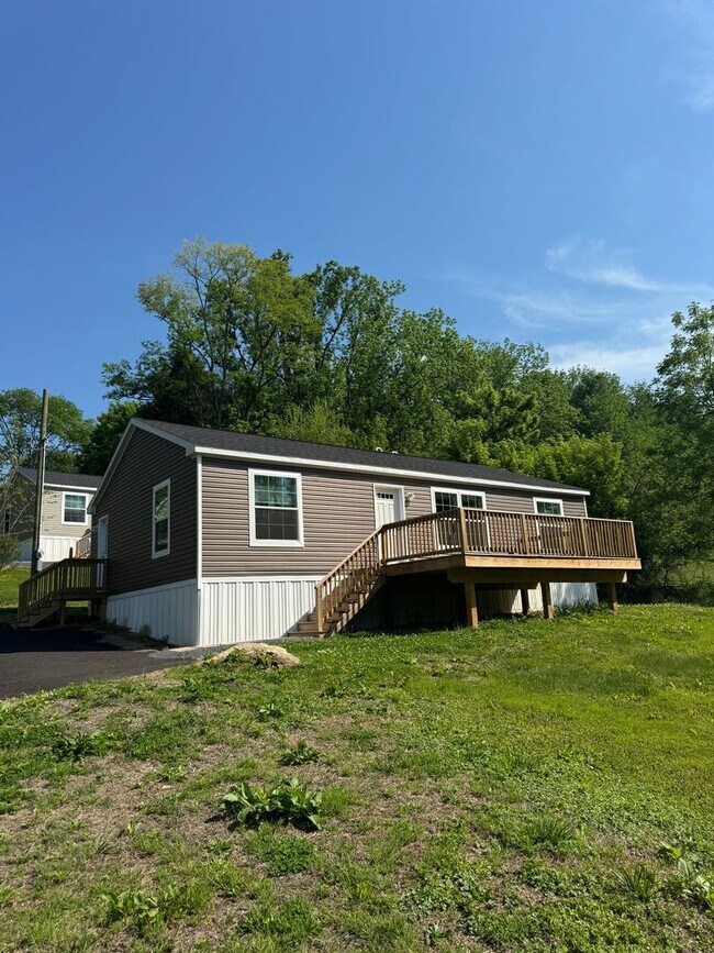 Building Photo - 465-7 Royal Manor Rd-