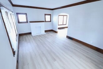 Building Photo - 295 Noble Ave