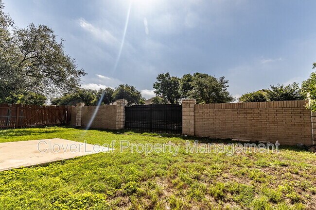Building Photo - 106 Red Willow