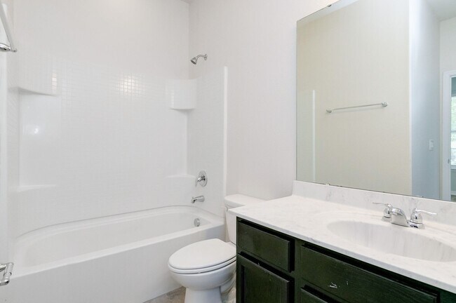Building Photo - Stunning 4bed /3.5 bath Home For Rent at W...