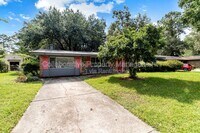 Building Photo - 12444 Largo Dr