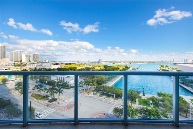 Building Photo - 888 Biscayne Blvd