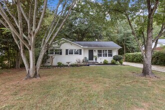 Building Photo - 1028 Greenwich St