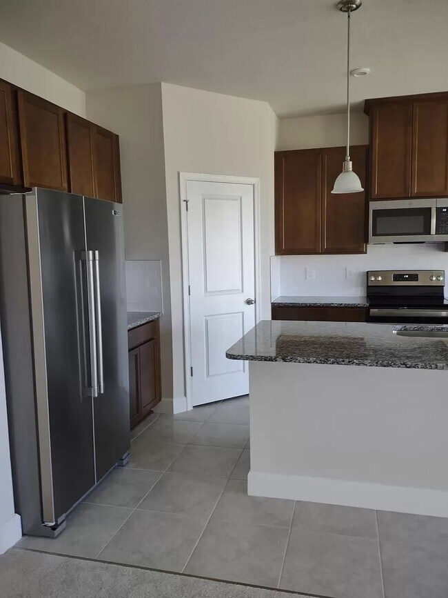 Building Photo - Preleasing Special $250 off first month!