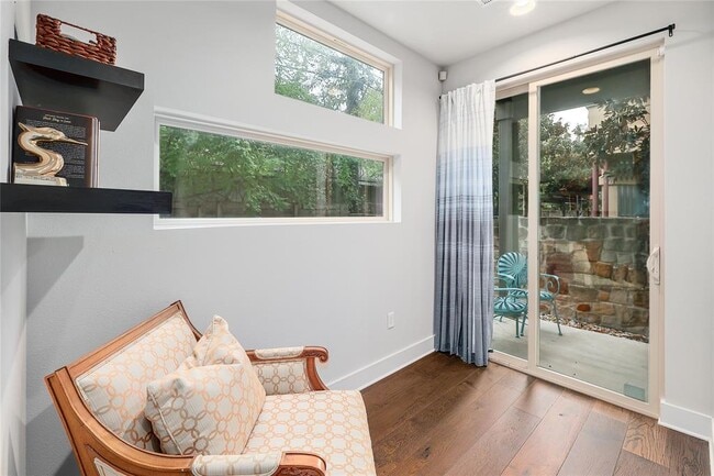 Building Photo - 1205 Elm St