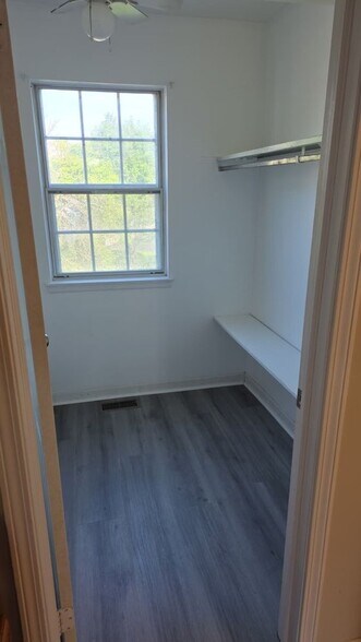 Building Photo - 505 Nebraska Cir