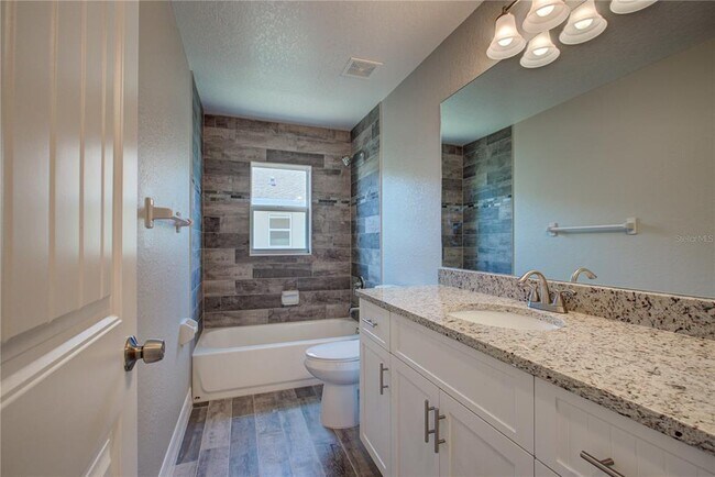 Building Photo - 129 Glades Dr