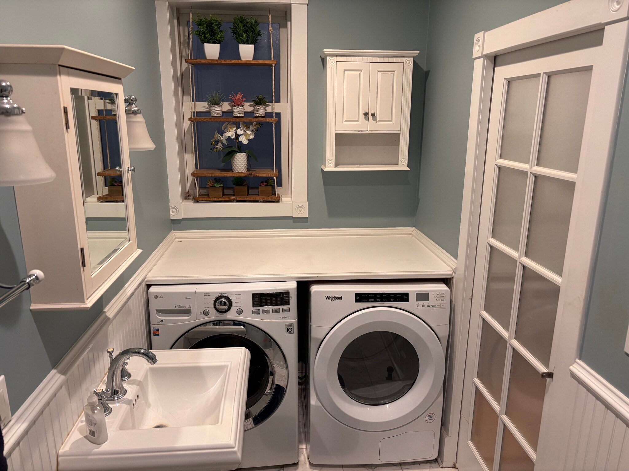 Building Photo - 642 W Bittersweet Pl