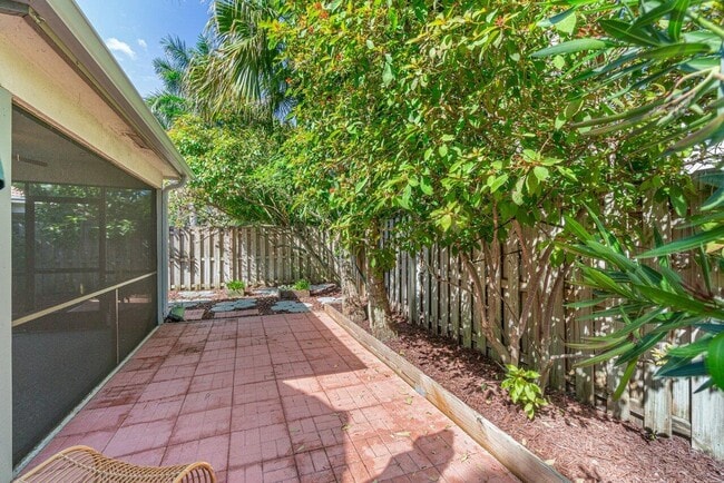 Building Photo - 5539 Eton Ct