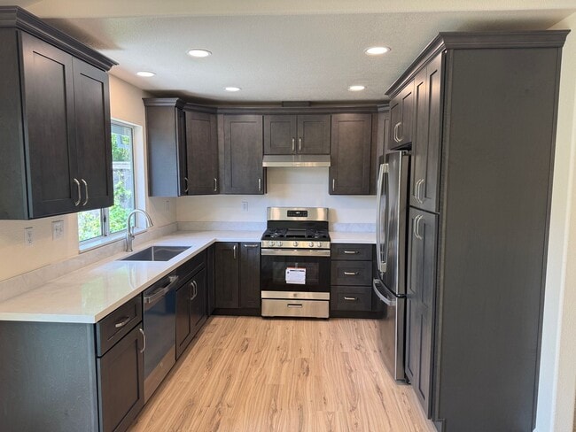Building Photo - Beautifully Remodeled 3-Bedroom, 2-Bathroom home waiting for you !