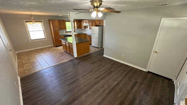 Building Photo - 5321 Juanita Ln