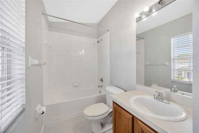 Building Photo - 6106 Olivedale Dr