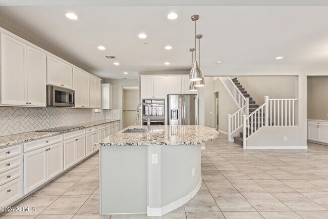 Building Photo - 21366 W Almeria Rd