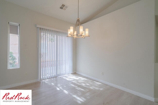 Building Photo - 3 Bedroom Home in Hurricane with Community Pool