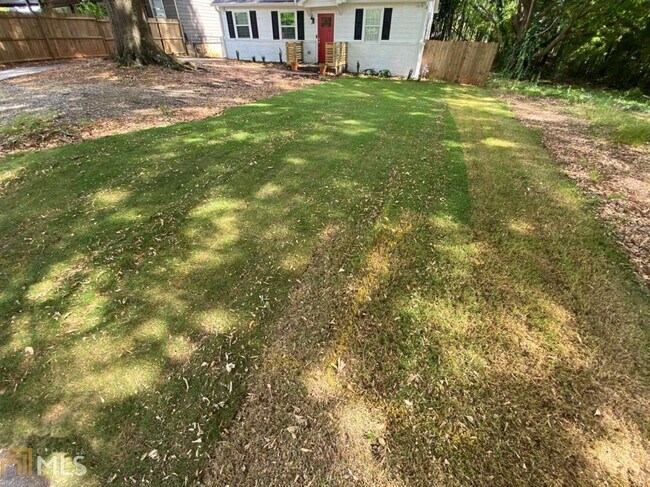 Building Photo - 1127 Dobbs Dr SE