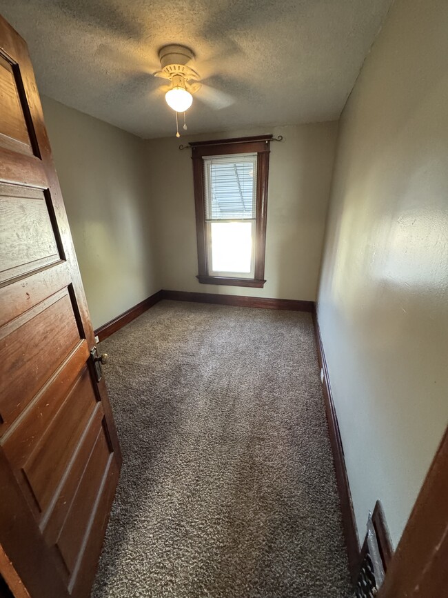 Third Bedroom - 925 Walnut St.