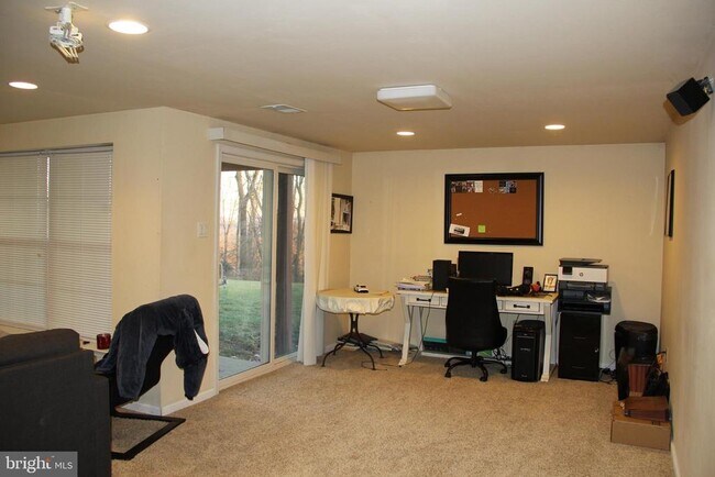 Building Photo - 506 Quincy St