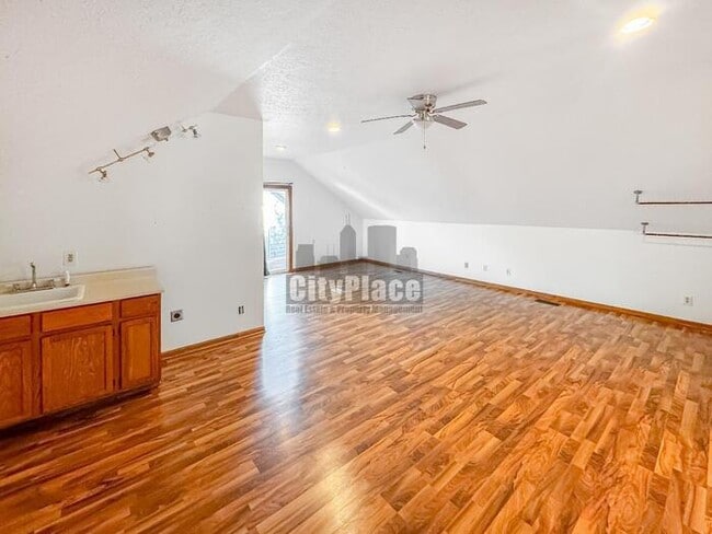 Building Photo - 942 Fayette St